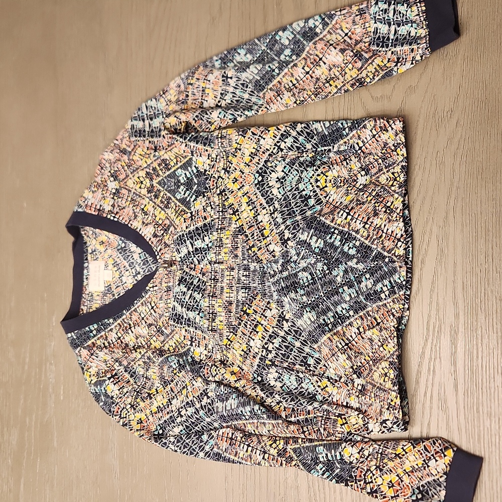 Women's light weight zip jacket